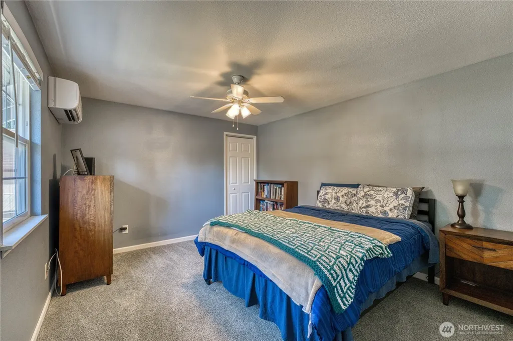 1018 NE Knights Court Bremerton WA 98311