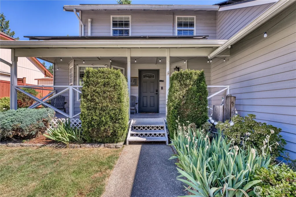1018 NE Knights Court Bremerton WA 98311