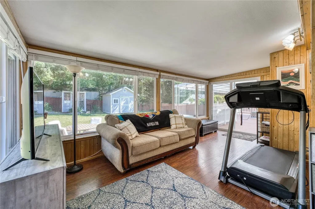 1018 NE Knights Court Bremerton WA 98311