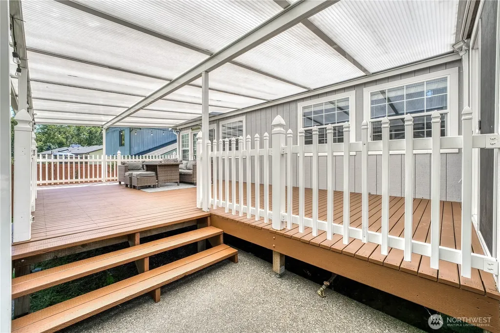 1018 NE Knights Court Bremerton WA 98311