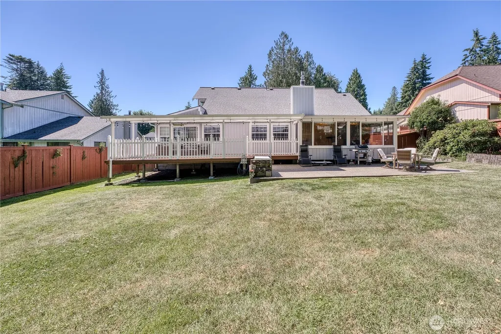 1018 NE Knights Court Bremerton WA 98311