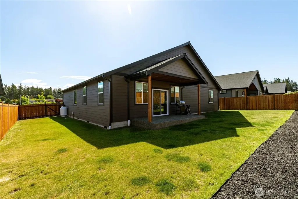 961 NW Shire Street Oak Harbor WA 98277