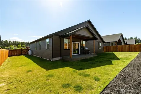 961 NW Shire Street Oak Harbor WA 98277