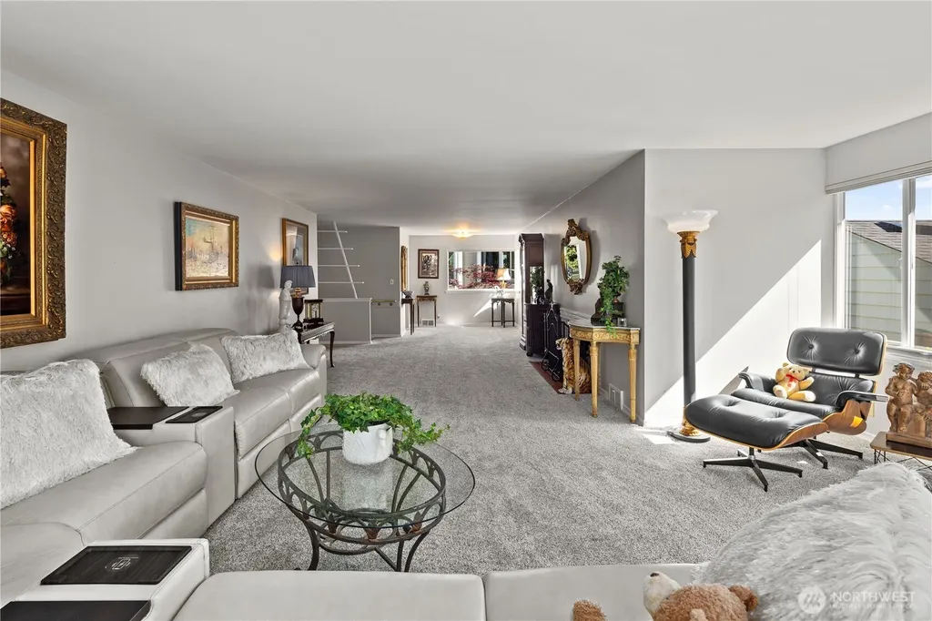 707 W Bertona Street Seattle WA 98119