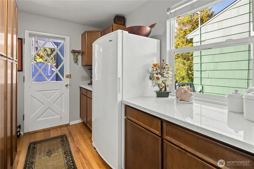 707 W Bertona Street Seattle WA 98119