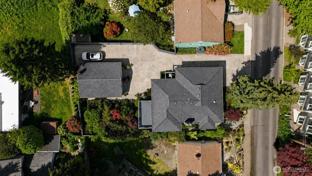 707 W Bertona Street Seattle WA 98119