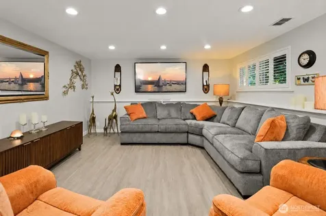 707 W Bertona Street Seattle WA 98119