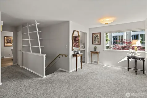 707 W Bertona Street Seattle WA 98119