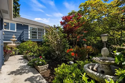 707 W Bertona Street Seattle WA 98119