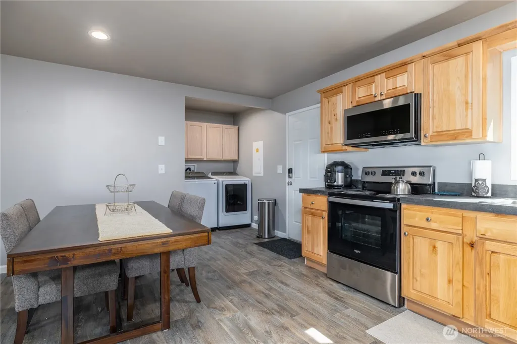 190 Midway Lane E Shelton WA 98584