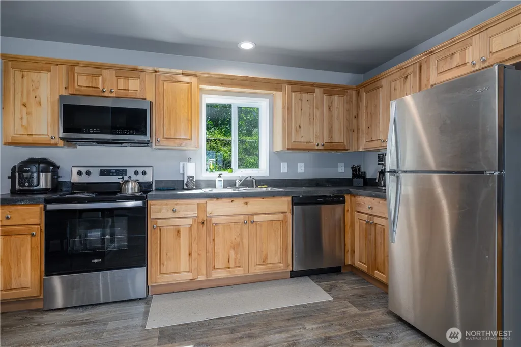 190 Midway Lane E Shelton WA 98584