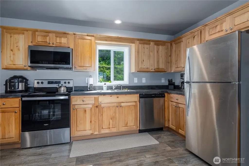 190 Midway Lane E Shelton WA 98584