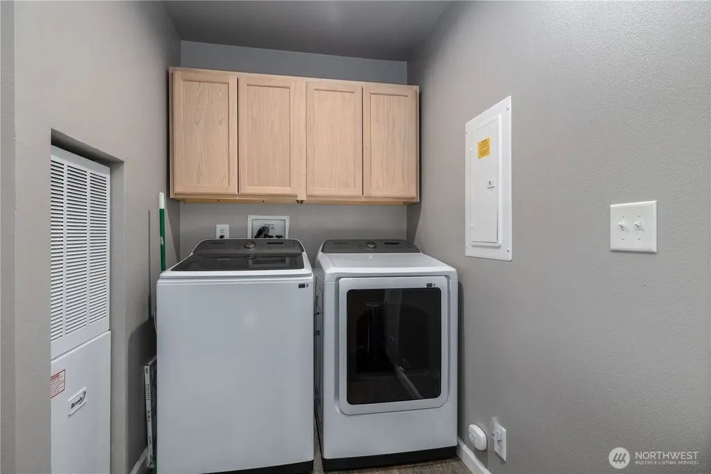 190 Midway Lane E Shelton WA 98584
