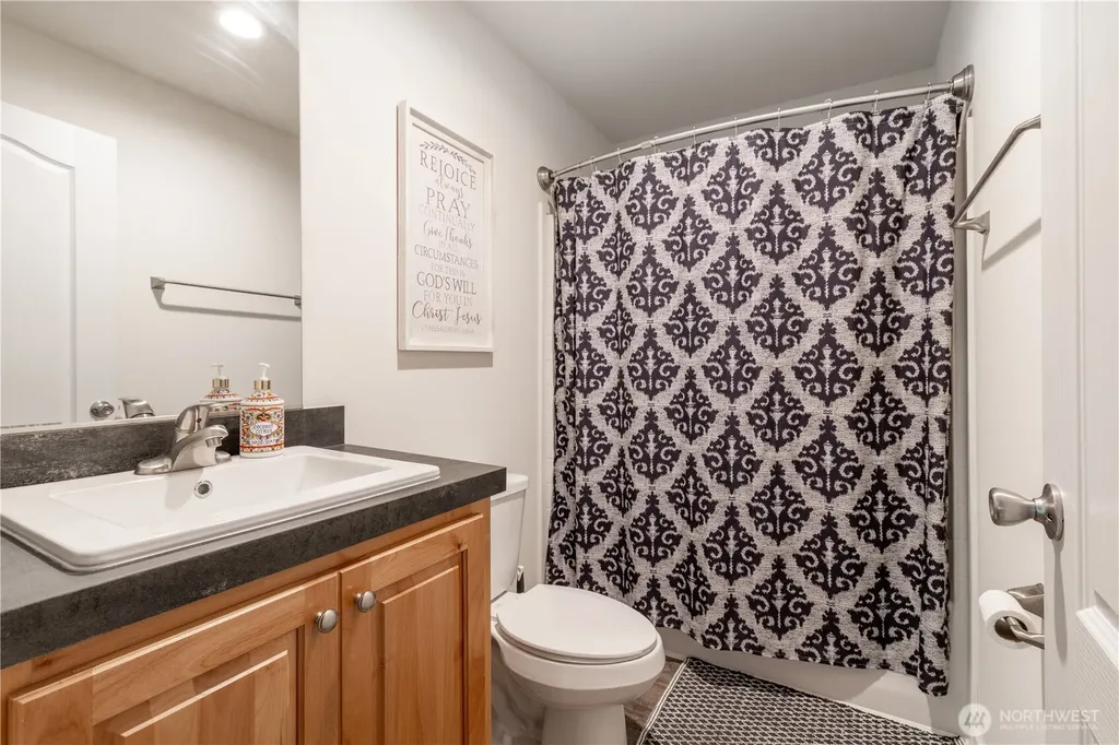 190 Midway Lane E Shelton WA 98584