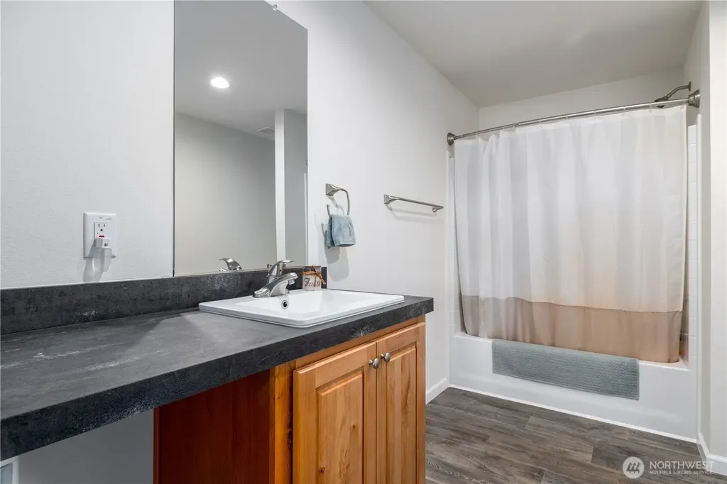 190 Midway Lane E Shelton WA 98584