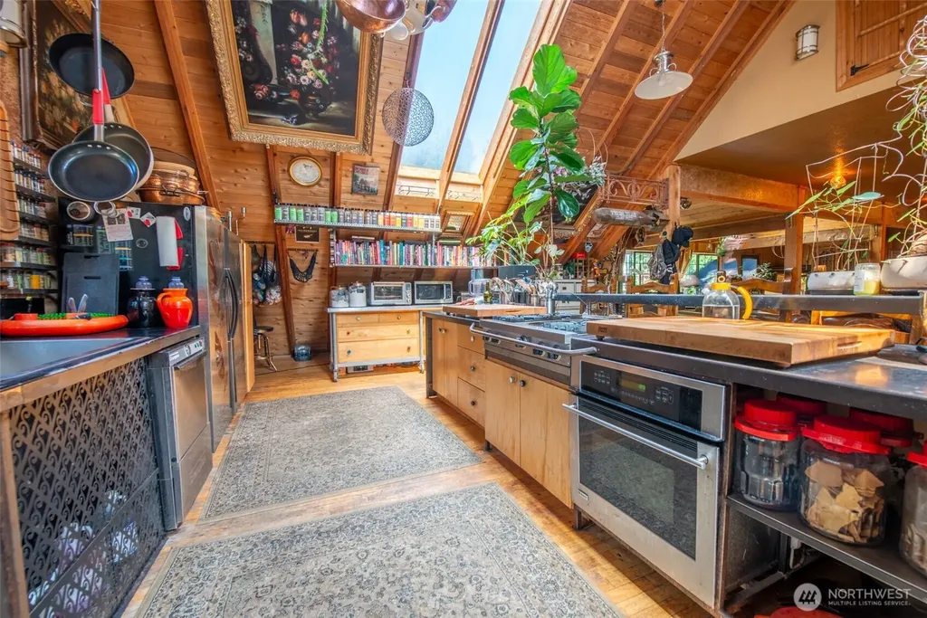 1106 254th Avenue NE Sammamish WA 98074
