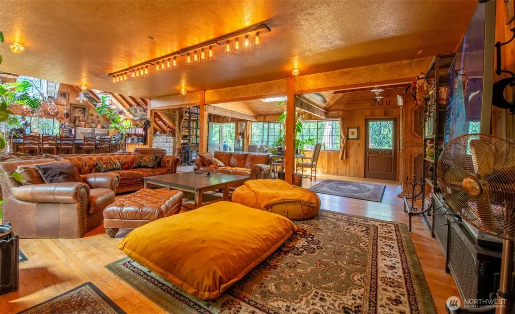 1106 254th Avenue NE Sammamish WA 98074