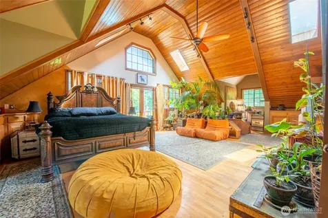 1106 254th Avenue NE Sammamish WA 98074