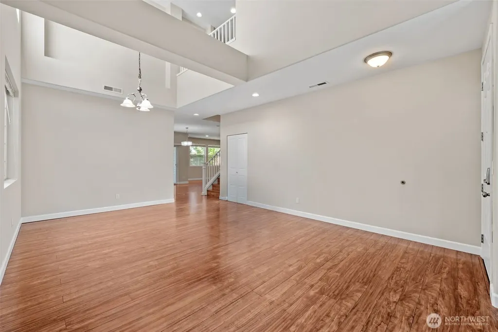 6529 Elizabeth Loop SE Auburn WA 98092