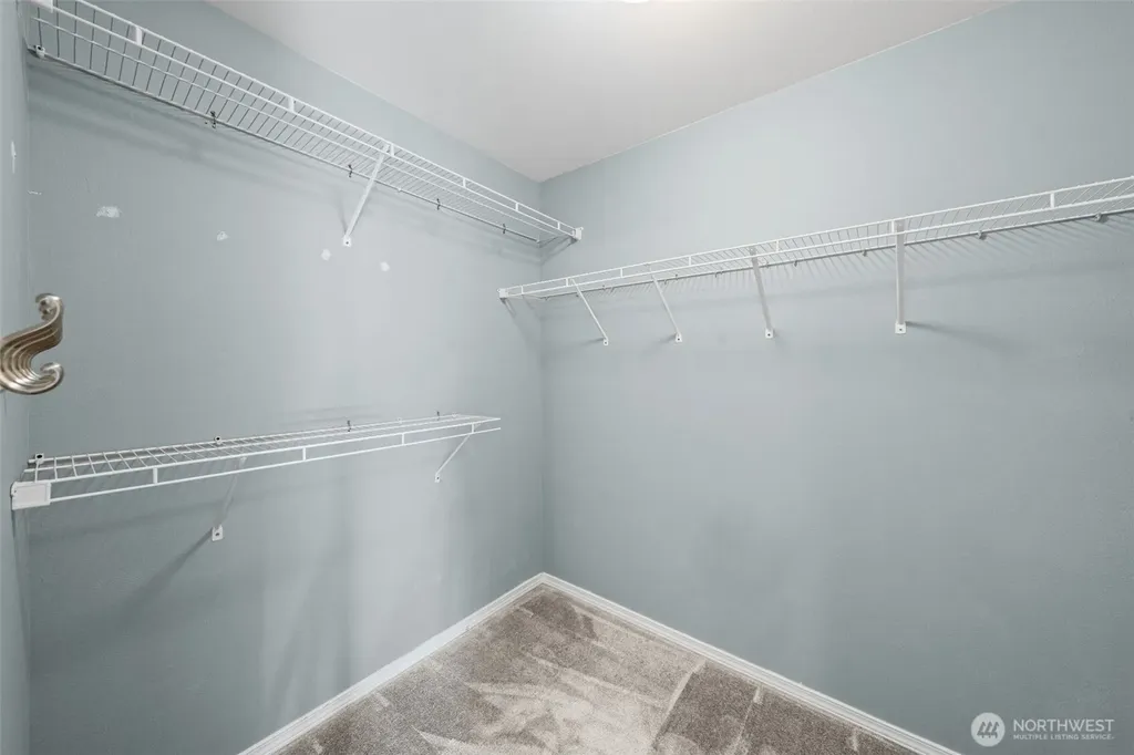 6529 Elizabeth Loop SE Auburn WA 98092