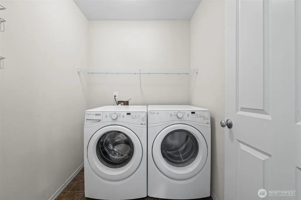 6529 Elizabeth Loop SE Auburn WA 98092
