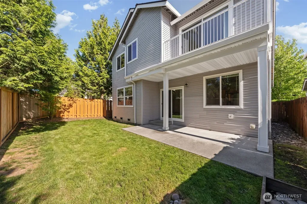 6529 Elizabeth Loop SE Auburn WA 98092