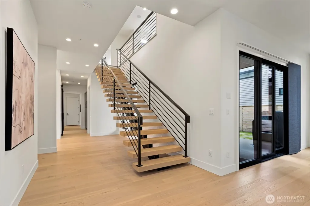 4605 108th Avenue NE Kirkland WA 98033