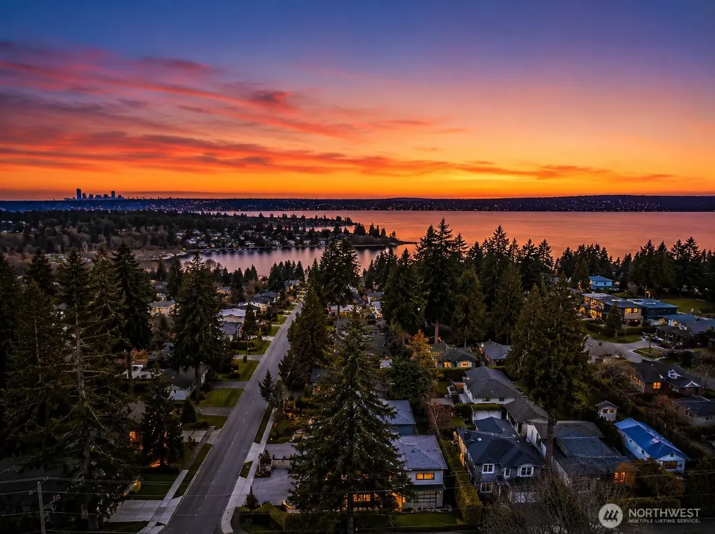 4605 108th Avenue NE Kirkland WA 98033