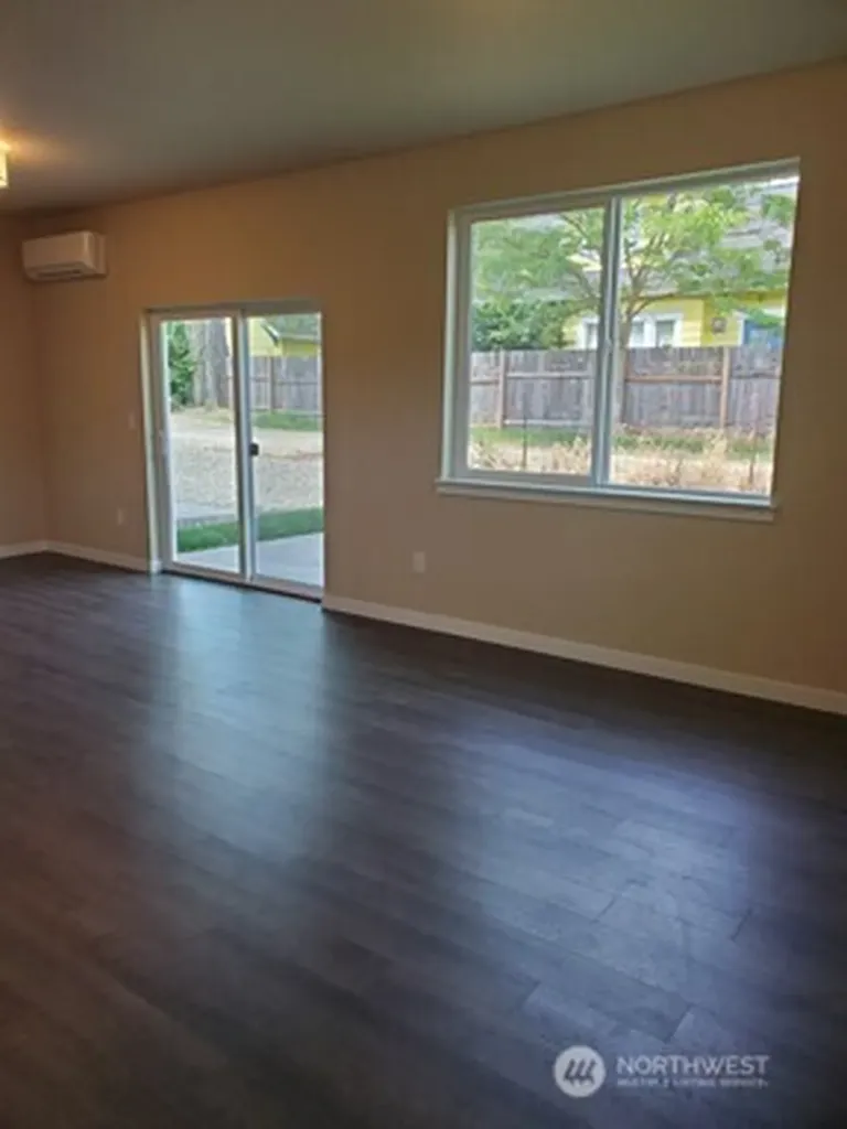 1877 Ahlers Avenue Centralia WA 98531