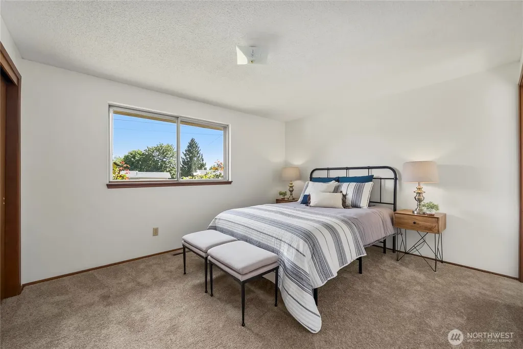 4933 30th Street NE Tacoma WA 98422