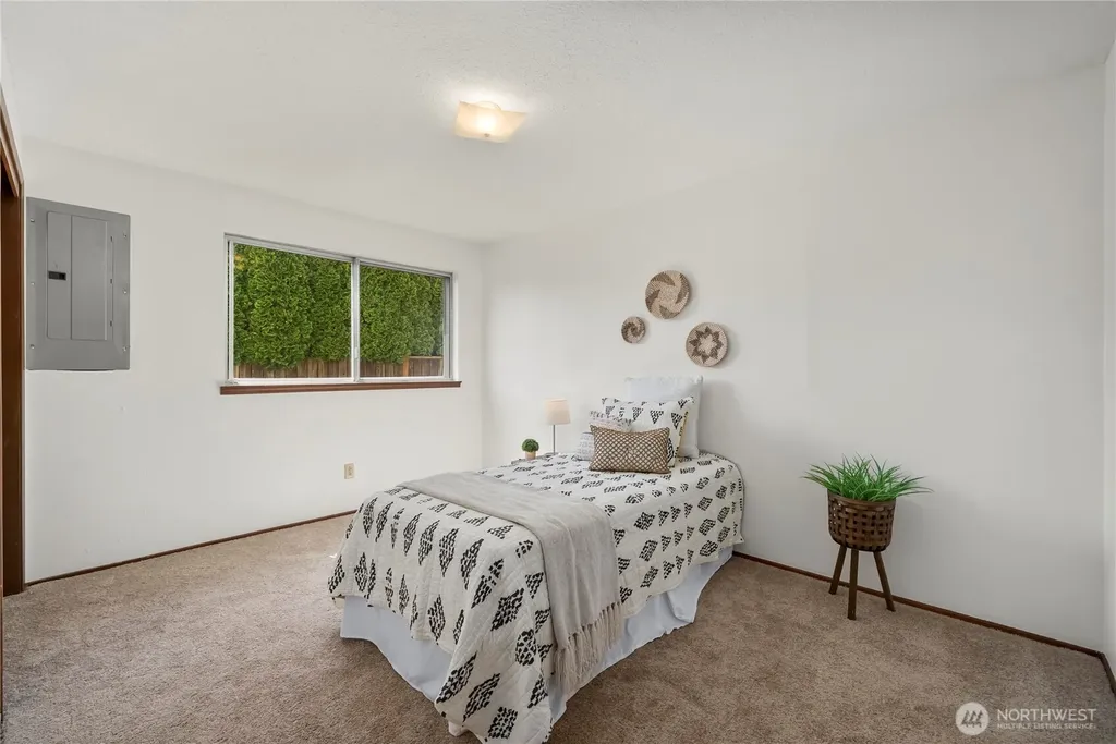 4933 30th Street NE Tacoma WA 98422