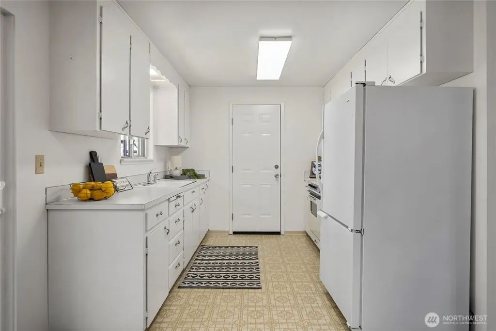 4933 30th Street NE Tacoma WA 98422