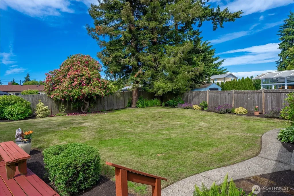 4933 30th Street NE Tacoma WA 98422