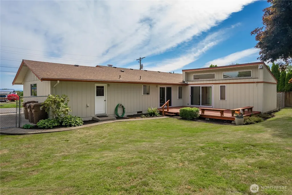 4933 30th Street NE Tacoma WA 98422