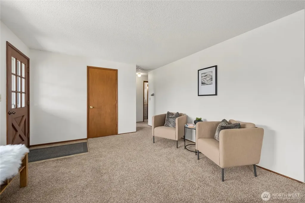 4933 30th Street NE Tacoma WA 98422