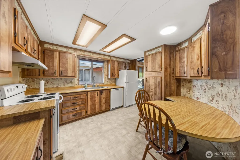 18501 52nd Avenue W Lynnwood WA 98037