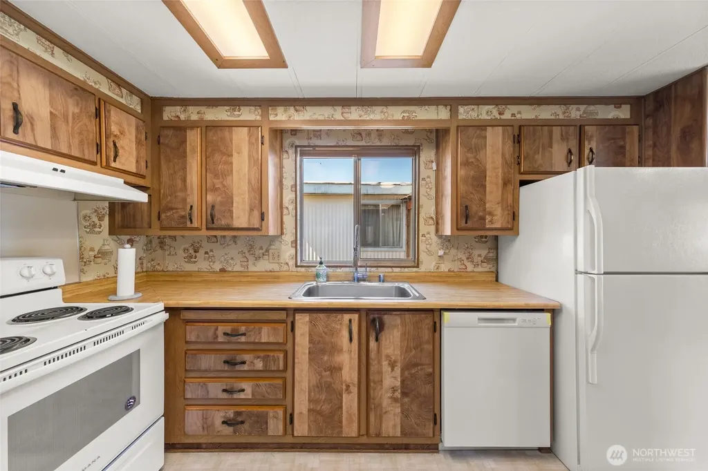 18501 52nd Avenue W Lynnwood WA 98037