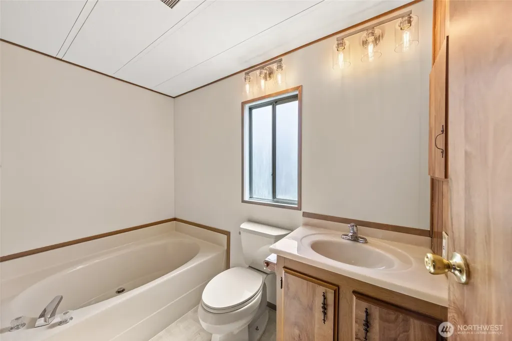 18501 52nd Avenue W Lynnwood WA 98037