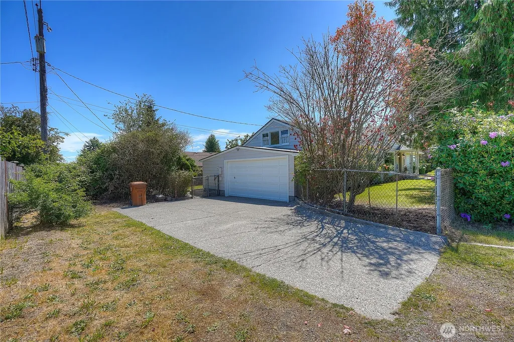 1517 S Lawrence Street Tacoma WA 98405