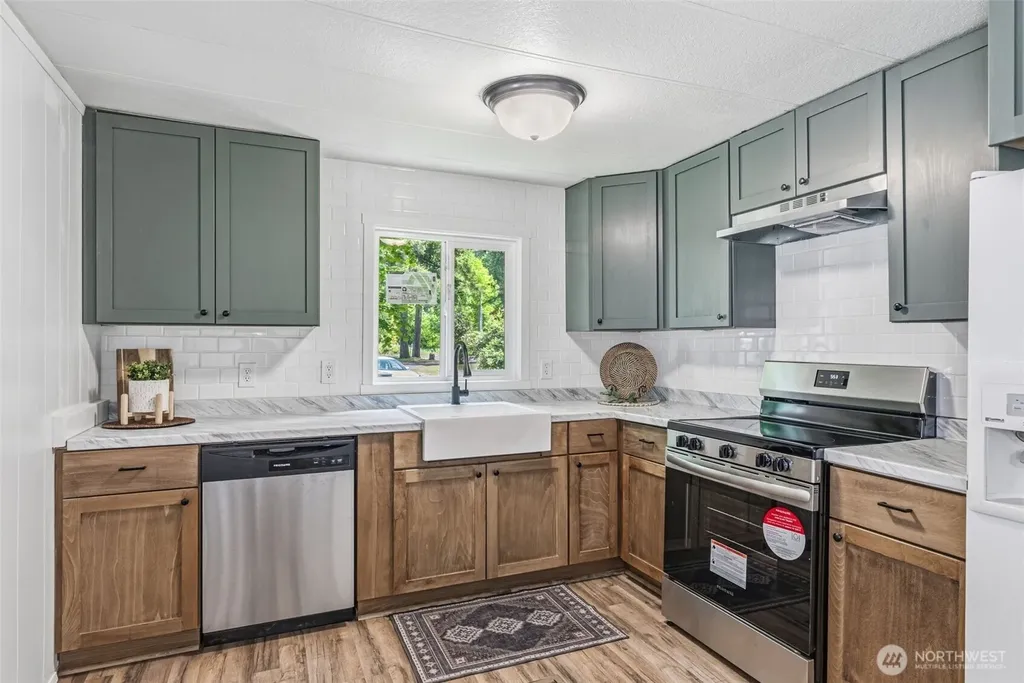 8021 Old Pacific Highway N Castle Rock WA 98611