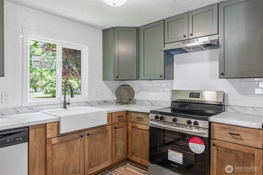 8021 Old Pacific Highway N Castle Rock WA 98611