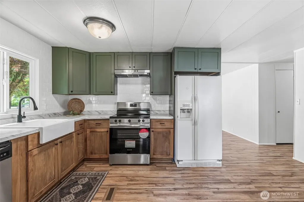 8021 Old Pacific Highway N Castle Rock WA 98611