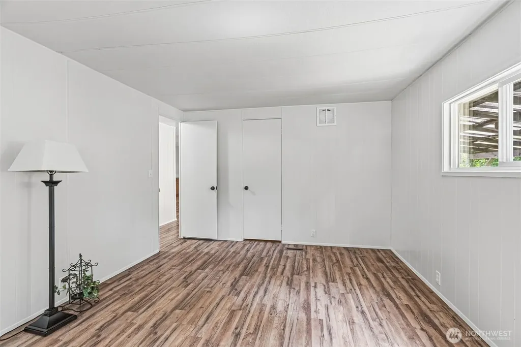 8021 Old Pacific Highway N Castle Rock WA 98611