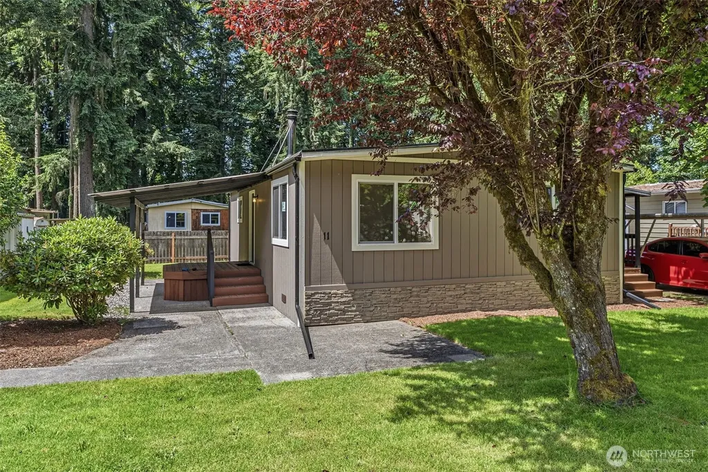 8021 Old Pacific Highway N Castle Rock WA 98611