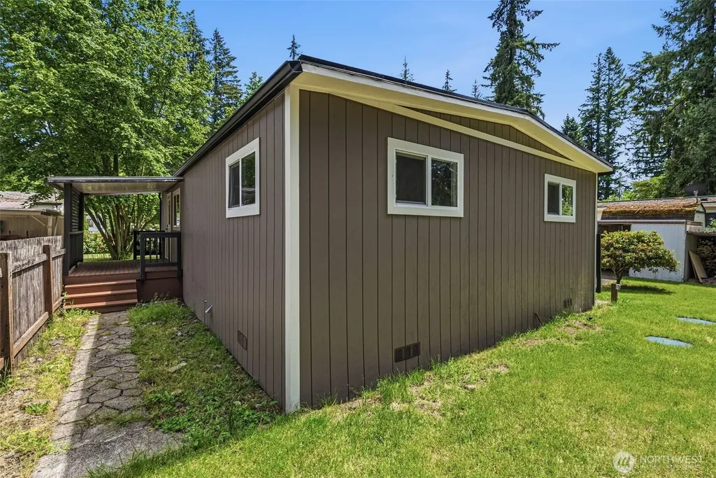 8021 Old Pacific Highway N Castle Rock WA 98611