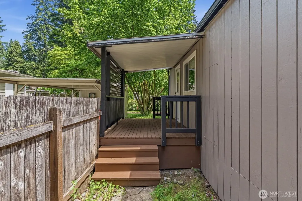 8021 Old Pacific Highway N Castle Rock WA 98611