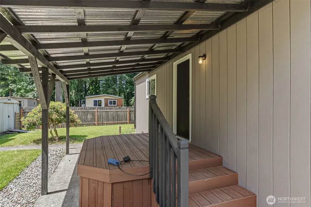 8021 Old Pacific Highway N Castle Rock WA 98611