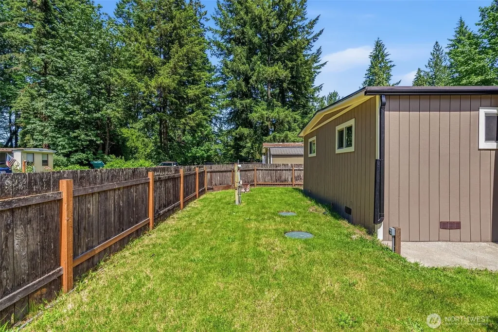 8021 Old Pacific Highway N Castle Rock WA 98611