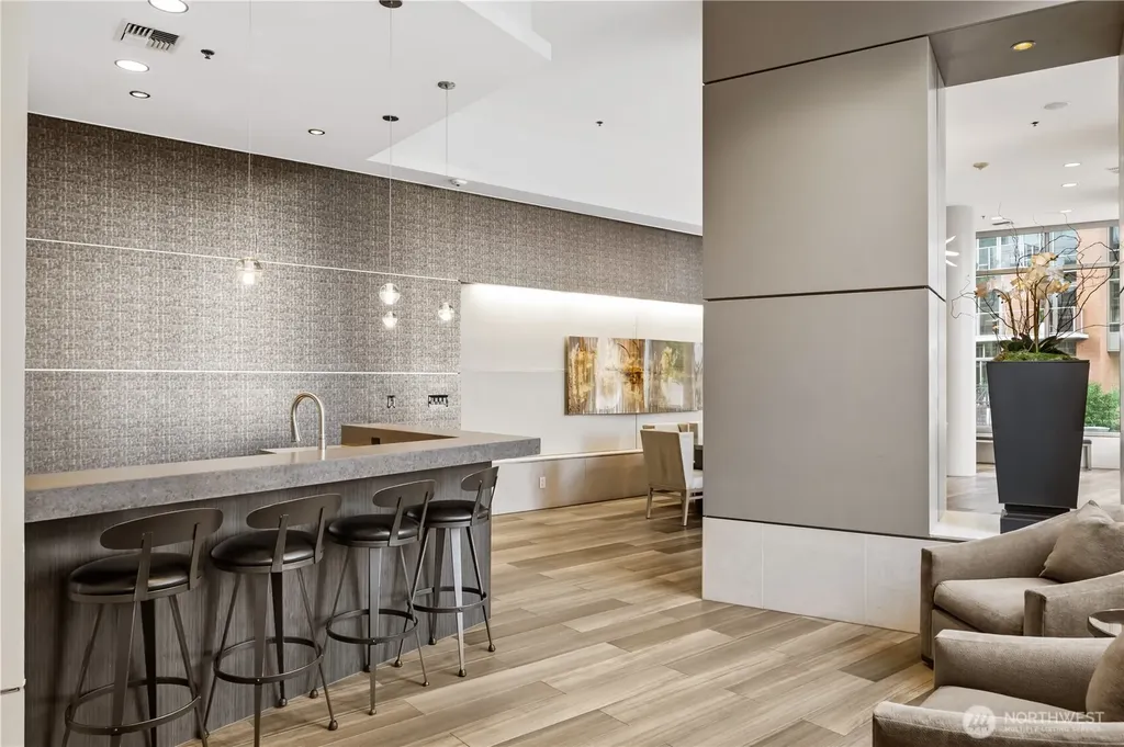 10650 NE 9th Place Bellevue WA 98004