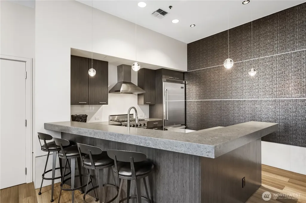 10650 NE 9th Place Bellevue WA 98004